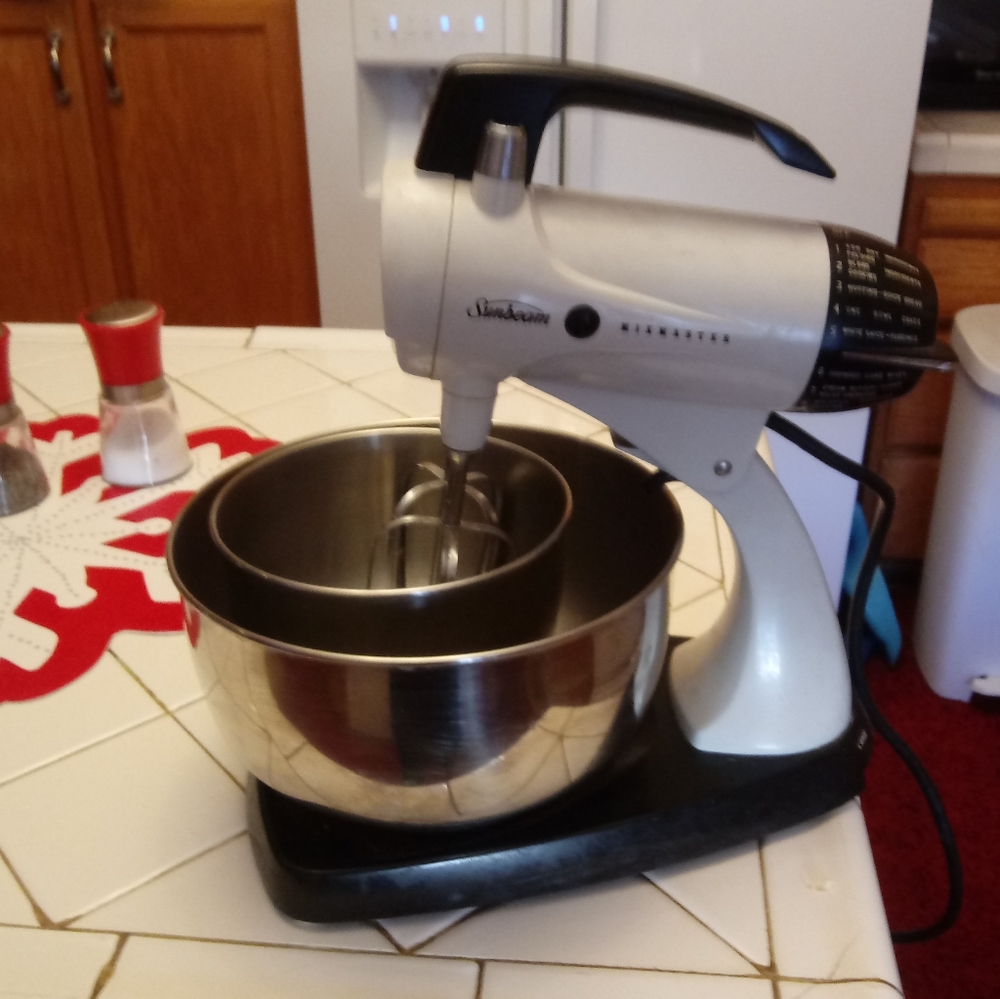 Mixer - Picture 5 of 5